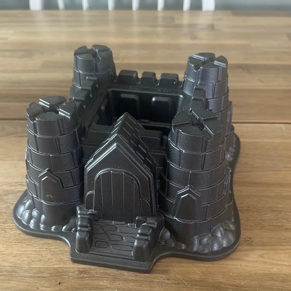 NORDIC WARE CASTLE BUNDT